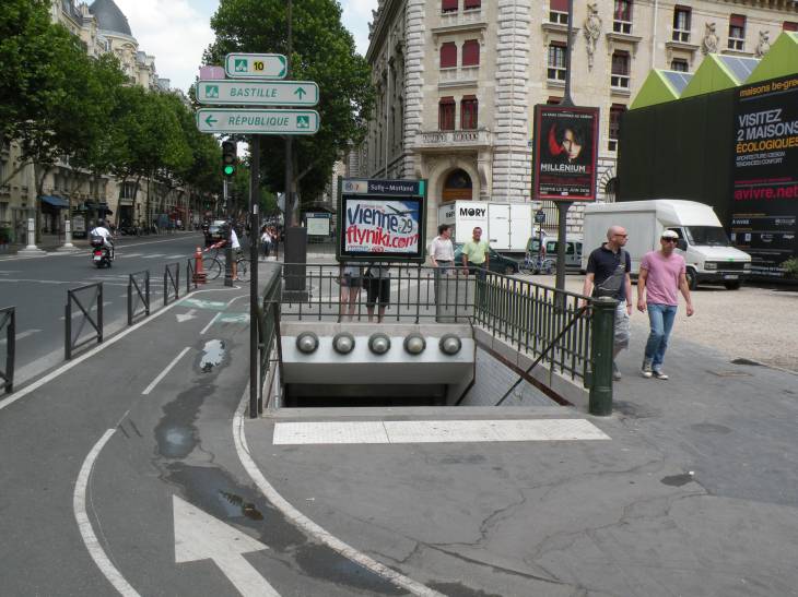  Métro Sully-Morland